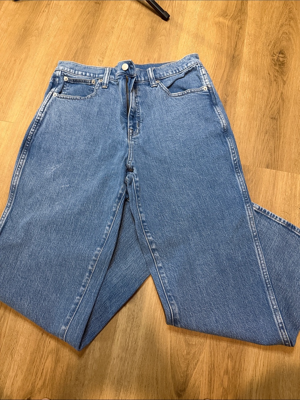 Classic High-Waist Women's Blue Jeans (1)